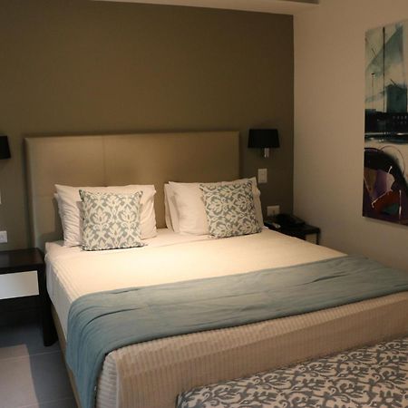 Hotel Poseidon Manta Habitación foto